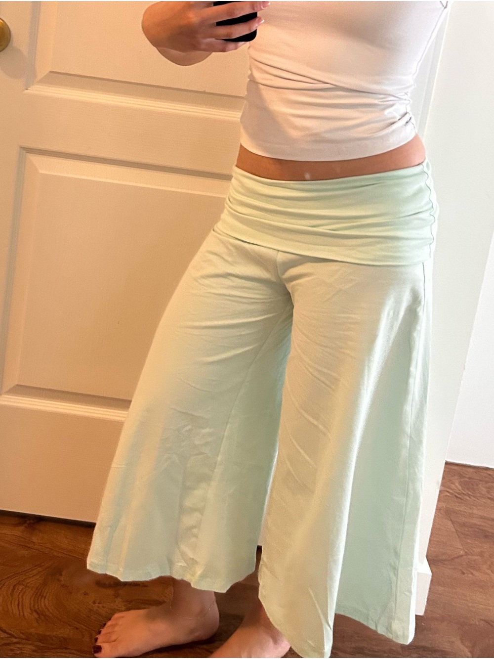 Light Mint Wide-Leg Capris - Women's Stretch Yoga Pants